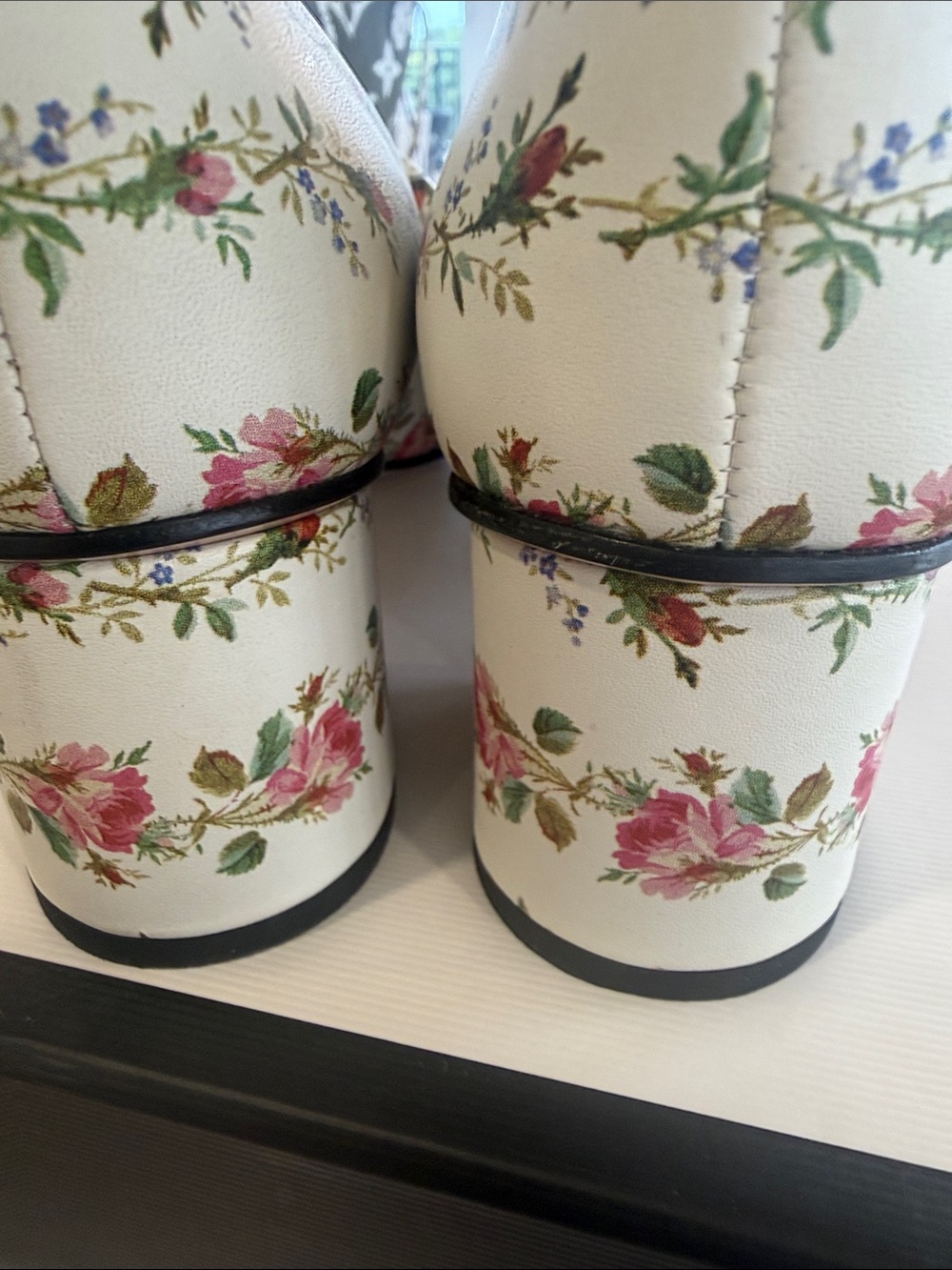 GUCCI Marmount White Floral Leather Loafers with Pink Roses and Gold GG - Picture 6 of 11